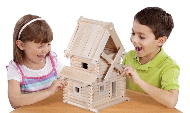 Деревянные конструкторы для детей: домов из бревен для мальчиков и девочек, советы по их выбору