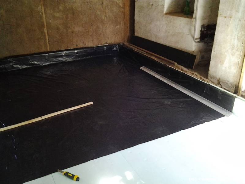 Гидроизоляция ванной комнаты под плитку: способы, подготовка поверхностей, особенности