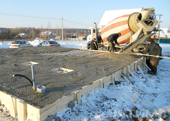 Заливка бетона в условиях минусовой температуры: варианты и их особенности, рекомендации специалистов