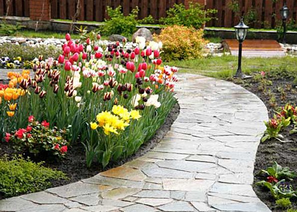 Садовые дорожки своими руками: бетонная дорожка, из гальки и искусственного камня, из лиственницы. Их преимущества и недостатки, особенности монтажа, советы и рекомендации